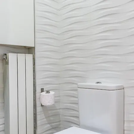 Deluxe Center Apartment *